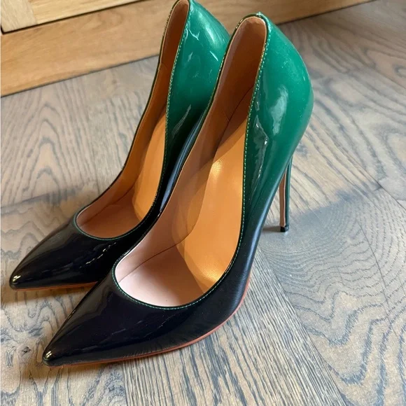 Coleter pointy toe pumps in a green and black gradient patent leather finish. 9 - Picture 2 of 4
